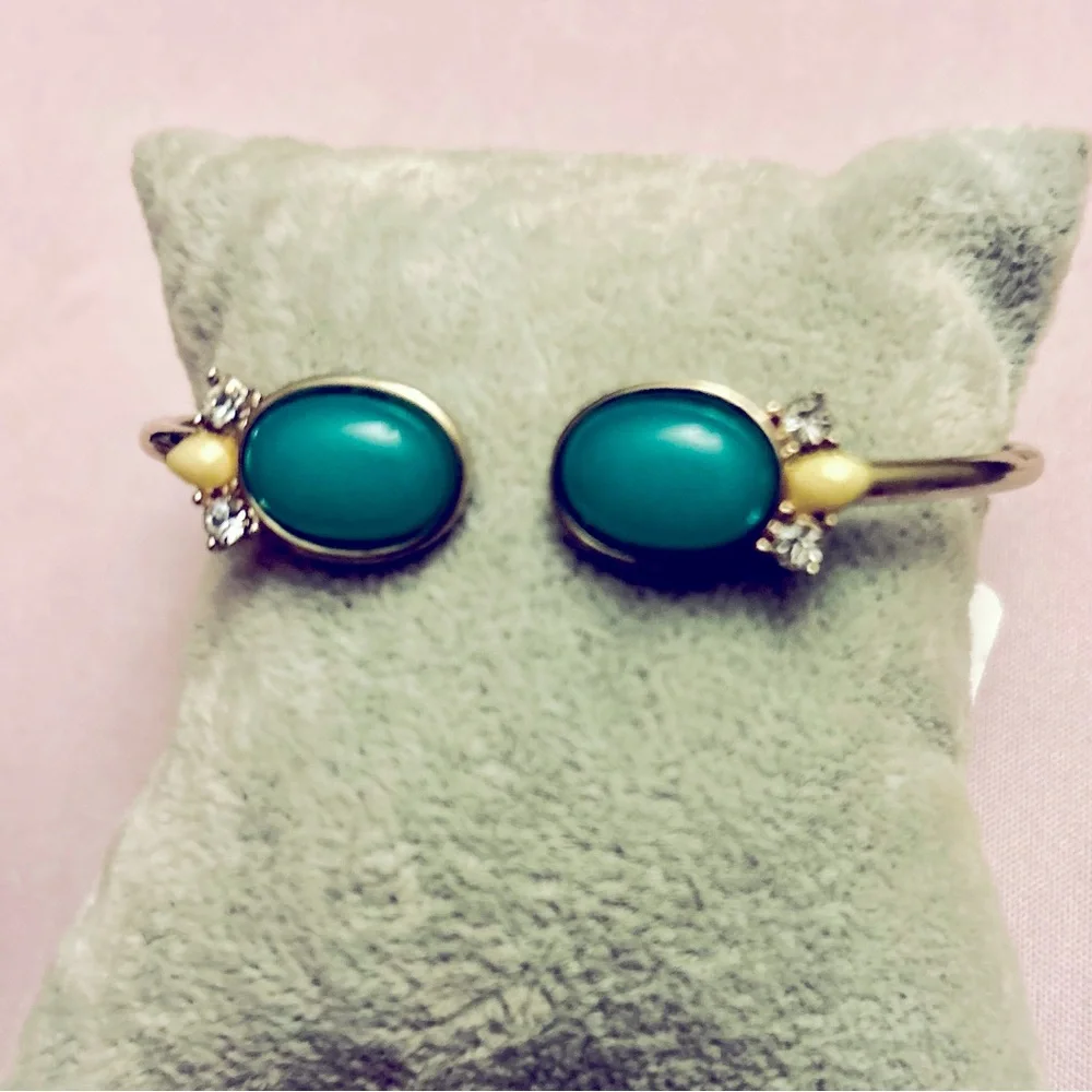 Blue and Gold Cabochon Stone Bracelet - Picture 2 of 3